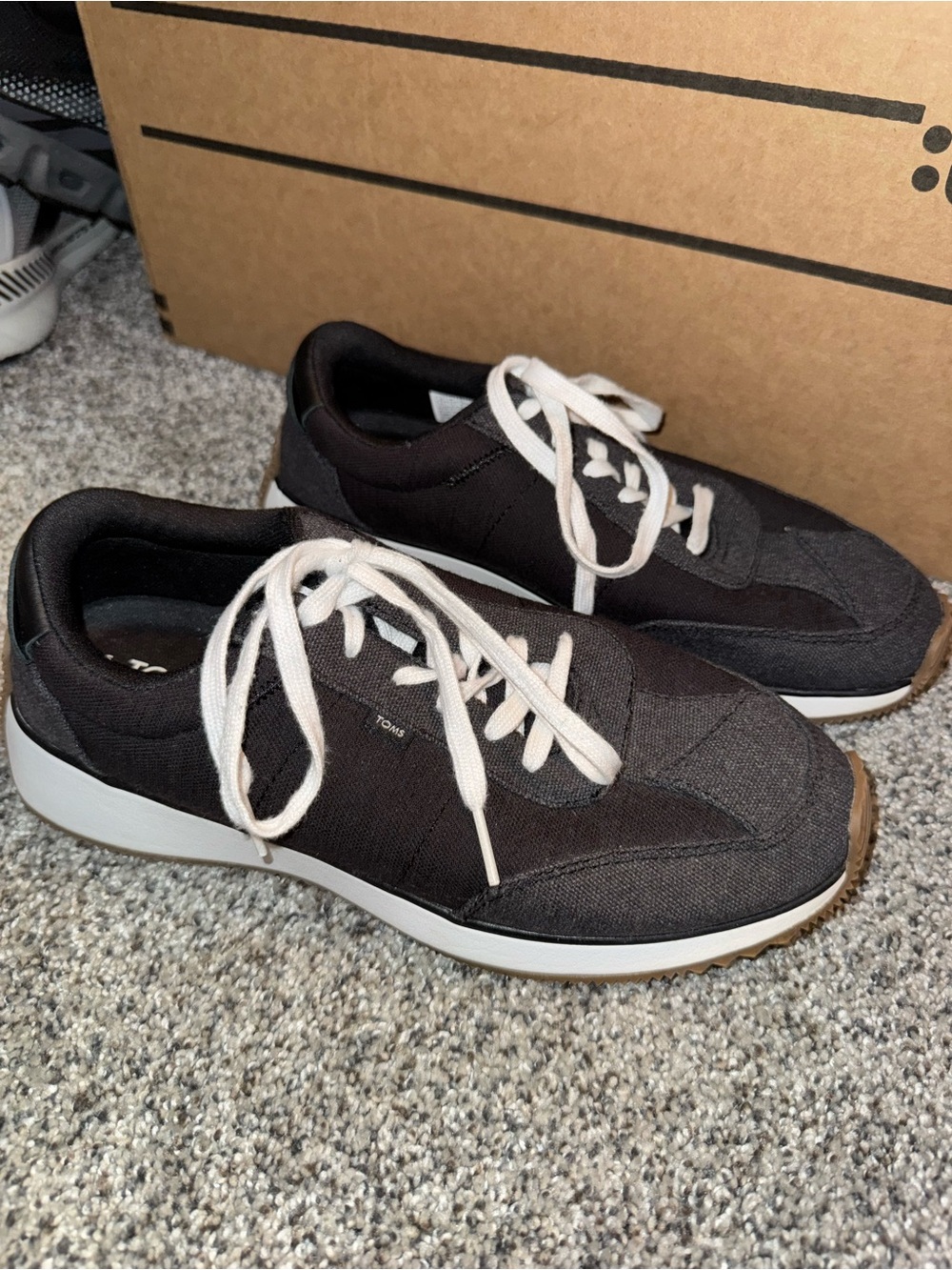 Toms Men's Black and White Canvas Lace-Up Sneakers